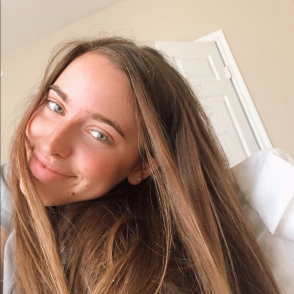 Meet your Posher, Alayna - Picture 1 of 1